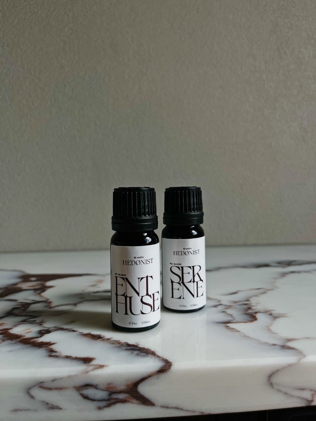 AM and PM oil essential oil set for morning uplift to evening calm . Aromatherapy scent therapy for a good start to the day or a better nights sleep